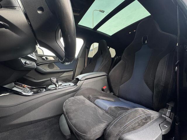 BMW 1-SERIE 118i 140PK Automaat M-Sport Shadow Pano Head-UP Schaalstoelen Camera