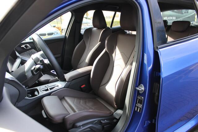 BMW 1-SERIE 120 M Sport Automaat / Sportstoelen / Achteruitrijcamera / M Adaptief onderstel / Stoelverwarming