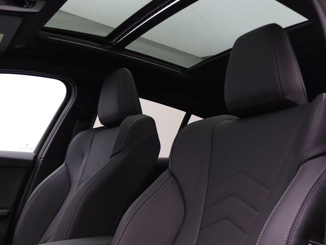 BMW 1-SERIE Sserie 120 M Sportpakket Pro | Premium Pack | Stuurwielrand Verwarmd | M Adaptief onderstel | Panoramadak | Driving Assistant | DAB | Harman Kardon | 19''