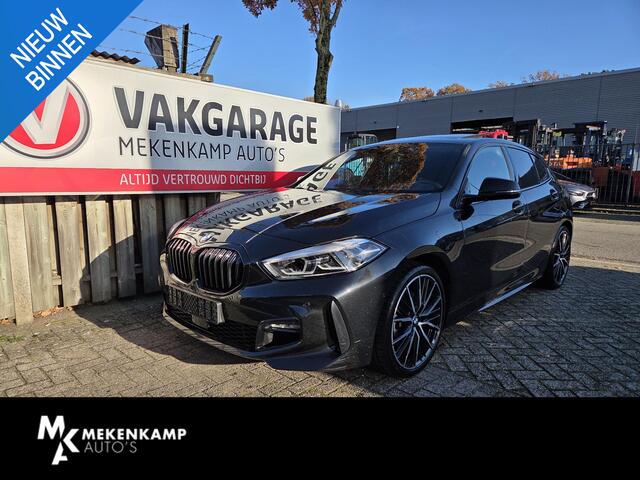 BMW 1-SERIE 118i M Sport 19"/Panoramadak/M-stoelen + memory/Harman Kardon/Keyless/Adaptieve cruise/Head-up/LED/Sfeerverlichting/Camera