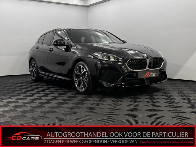 BMW 1-SERIE 120 M Sport Half leder, 360 Camera, Navi, Keyless start, Head-up display, Cruise control adaptief, 3 jaar garantie