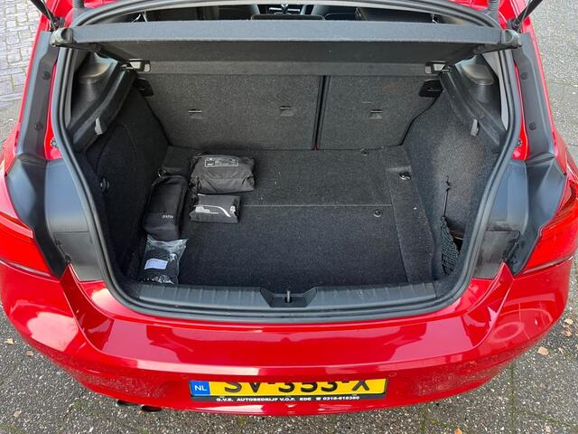 BMW 1-SERIE 120I NEDERLANDSE AUTO NAP LOGISCH.