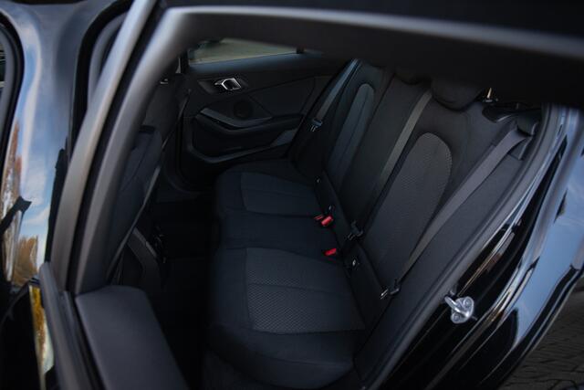 BMW 1-SERIE 118i Executive Edition , Cruise control, Isofix, Apple Carplay/Android,