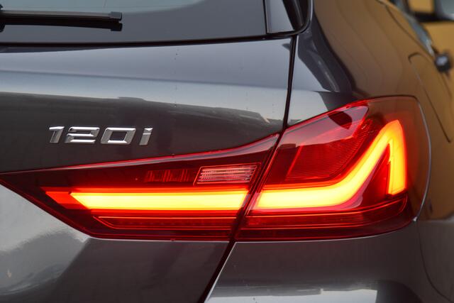 BMW 1-SERIE 120i M-Sport Edition * LED * M-Sportpakket * M-Onderstel *