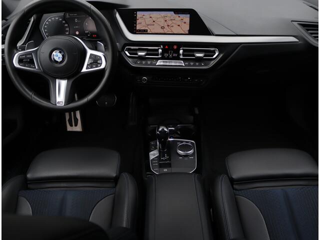 BMW 1-SERIE 120d xDrive High Executive | Panoramadak | Head-up | LED