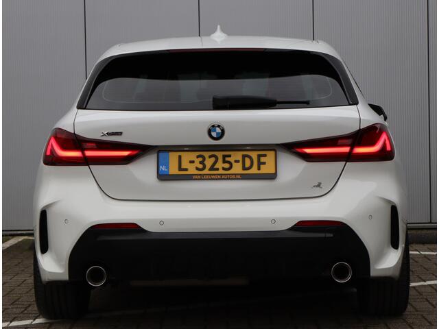 BMW 1-SERIE 120d xDrive High Executive | Panoramadak | Head-up | LED