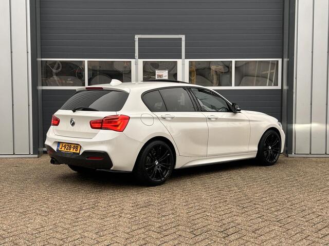 BMW 1-SERIE 118i High Executive | M pakket | Leder | Pano | Navi |