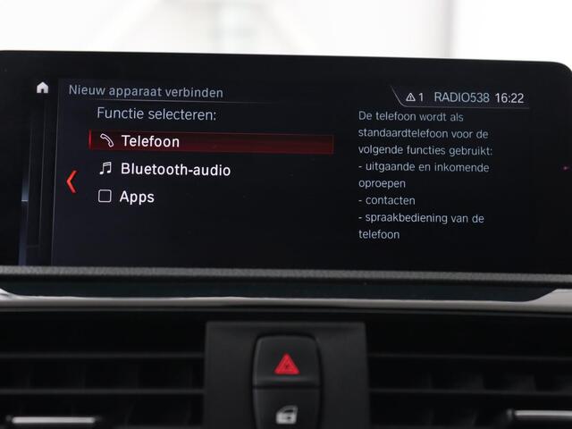 BMW 1-SERIE 118i Sport Line | Adaptive cruise | Sportstoelen | Camera | Navigatie | Full LED | Park Assist | Climate control | Bluetooth