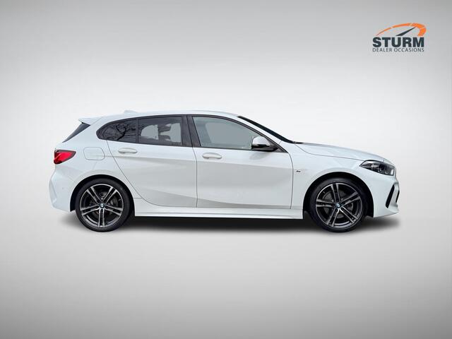 BMW 1-SERIE 118i High Executive Edition M Sport NL-Auto, Afneembare Trekhaak!