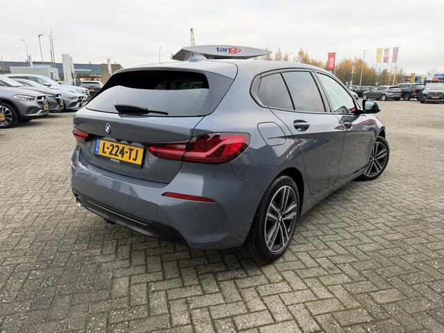 BMW 1-SERIE 118i Sport Line Achteruitrijcamera Trekhaak LED Sportstoelen Carplay BTW auto