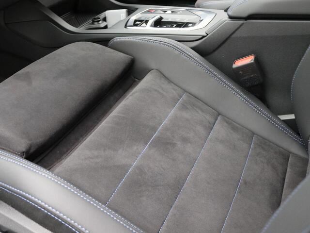 BMW 1-SERIE 120 M Sportpakket Pro | Premium Pack | M Adaptief Onderstel | Parking Assistant | 18''