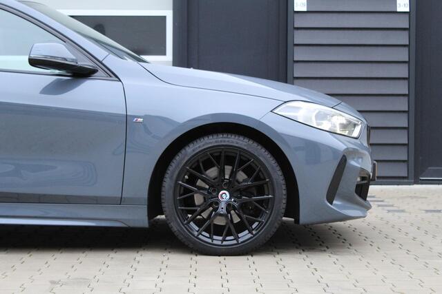 BMW 1-SERIE 118i M sport | Automaat | NL-auto | 1 eigenaar