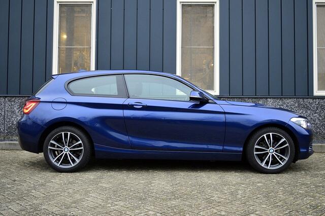 BMW 1-SERIE 118i Executive Rijklaarprijs-Garantie Navigatie Sport Interieur Airco Led