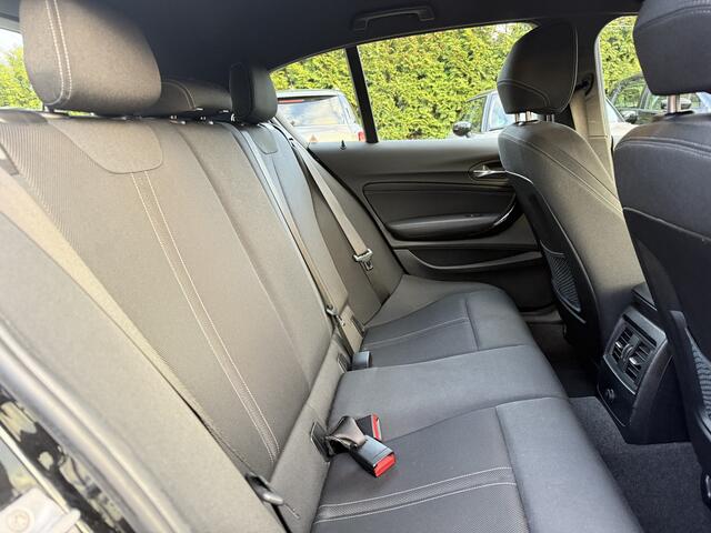 BMW 1-SERIE 118i CL Executive Aut., Sport-line | Clima | Navi