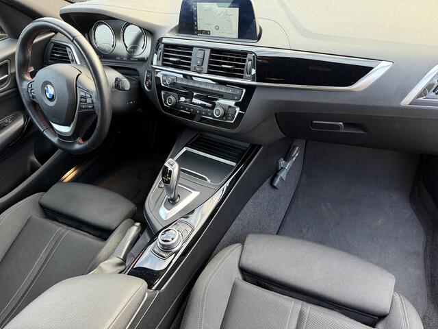 BMW 1-SERIE 118i CL Executive Aut., Sport-line | Clima | Navi