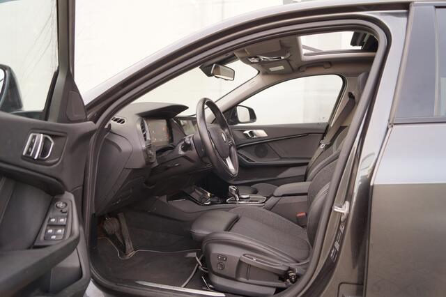 BMW 1-SERIE 118i 136pk Automaat High Executive -PANO-NAVI-ECC-