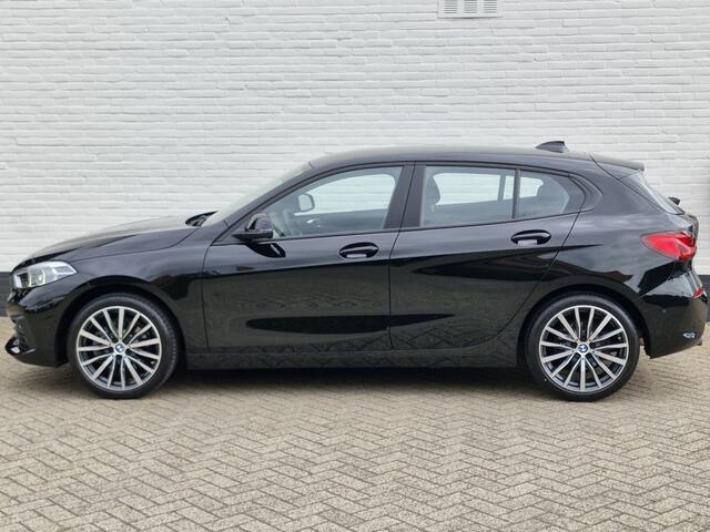 BMW 1-SERIE 118i Executive Editon | BMW Live Cockpit | Keyless | 18 '' LM |