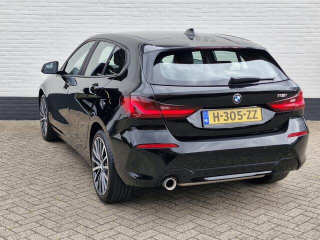 BMW 1-SERIE 118i Executive Editon | BMW Live Cockpit | Keyless | 18 '' LM |