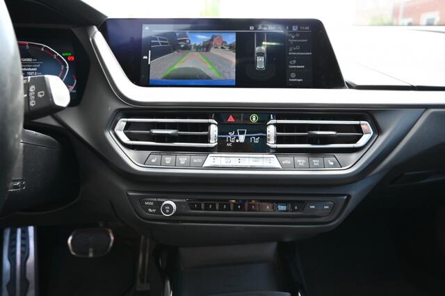 BMW 1-SERIE 118d Executive Ed. M sport full option trekhaak afneembaar