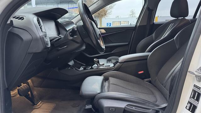 BMW 1-SERIE 118 Sportline Ed | Navi | Apple Carplay | Stoelverwarming