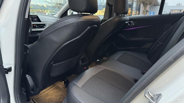 BMW 1-SERIE 118 Sportline Ed | Navi | Apple Carplay | Stoelverwarming