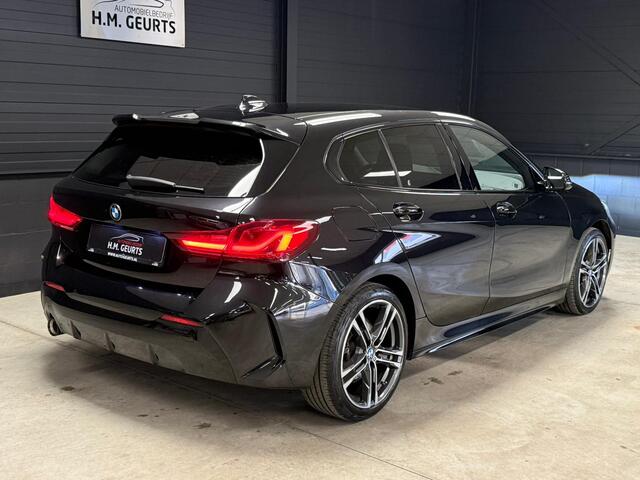 BMW 1-SERIE 118i Automaat M Sport Led Navi Clima 18Inch! Nieuwe Staat!