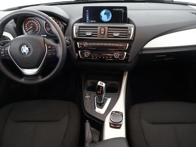 BMW 1-SERIE 118i Centennial Executive Automaat | Navigatie | Parkeersensoren | Cruise Controle |
