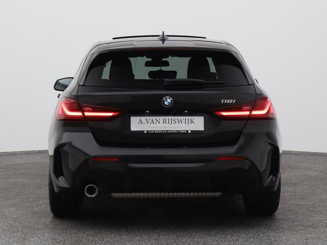 BMW 1-SERIE 118i 136 PK Automaat M-Sport Edition | SCHUIFDAK | CAMERA | KEYLESS