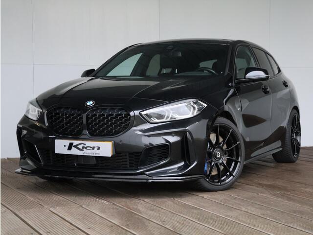 BMW 1-SERIE M135i xDrive High Executive | Pano-dak | CarPlay | Afneembare Trekhaak |