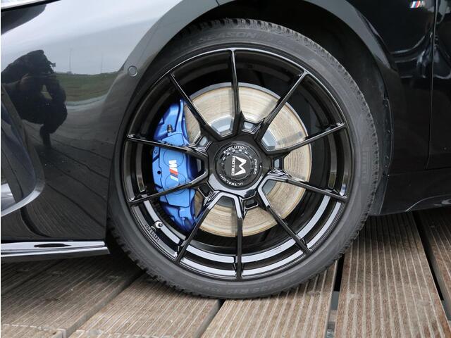 BMW 1-SERIE M135i xDrive High Executive | Pano-dak | CarPlay | Afneembare Trekhaak |