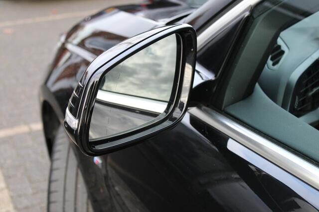 BMW 1-SERIE 118i High Executive M Sport Automaat / Sportstoelen / Laserlicht / Live Cockpit Professional / M Sportonderstel / Stoelverwarming