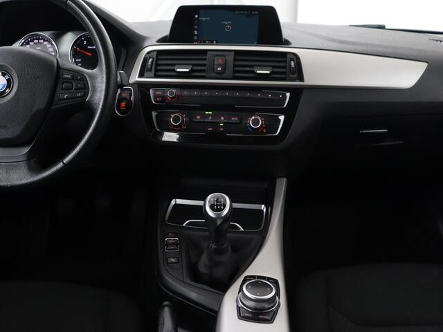 BMW 1-SERIE 116d | Navigatie | Parkeerhulp | Airco | Cruise control | Bluetooth | Keyless Start