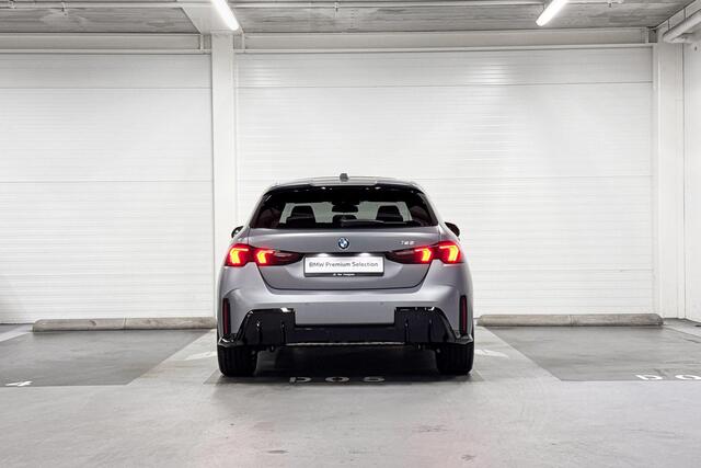 BMW 1-SERIE 120 | M-Sport Pro | Innovation Pack | Driving Assistant | Parking Assistant Plus | Harman/Kardon | Panoramadak | Comfort Access