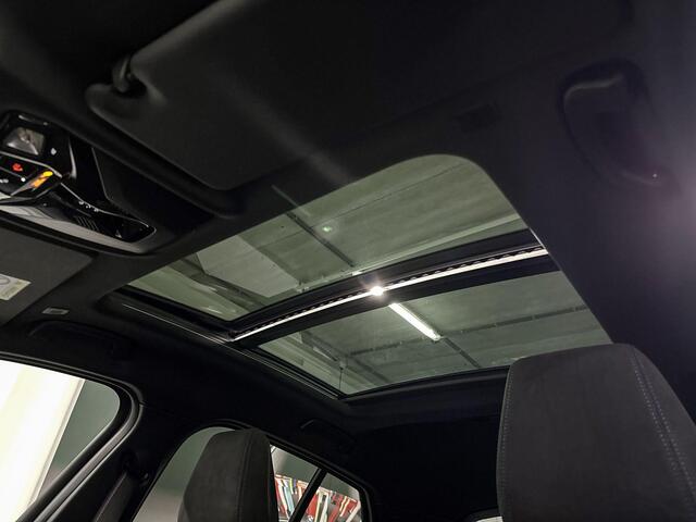 BMW 1-SERIE 120 | M-Sport Pro | Innovation Pack | Driving Assistant | Parking Assistant Plus | Harman/Kardon | Panoramadak | Comfort Access