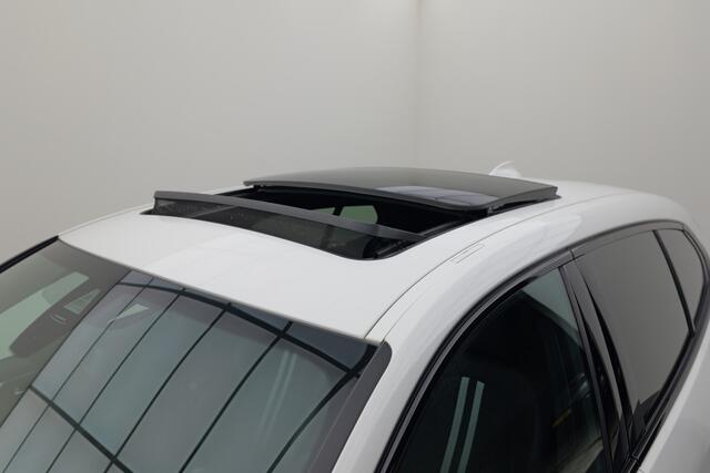 BMW 1-SERIE 118i Executive Edition | Pano | Stoelverwarming | Half leer