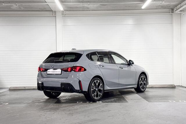 BMW 1-SERIE 120 | M-Sport Design | Driving Assistant | Parking Assistant | Stoelverwarming