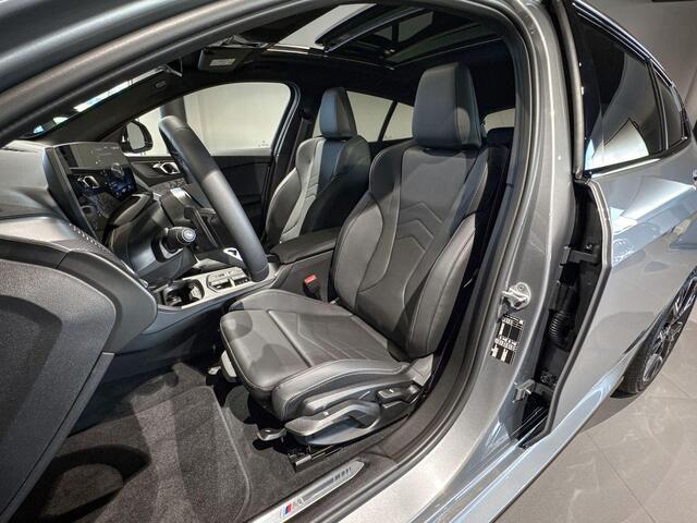 BMW 1-SERIE 120 M Sport Design Edition | Glazen Panoramadak | Stoelverwarming | Achteruitrijcamera |