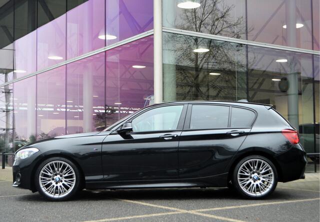 BMW 1-SERIE 118i Executive Automaat / Sportstoelen / LED / M Sportonderstel / Apple CarPlay / Stoelverwarming / Cruise Control