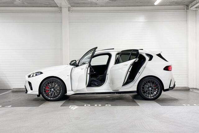 BMW 1-SERIE 120 | M-Sport Pro | Innovation Pack | Driving Assistant | Harman/Kardon | Panoramadak | Comfort Access | Selections