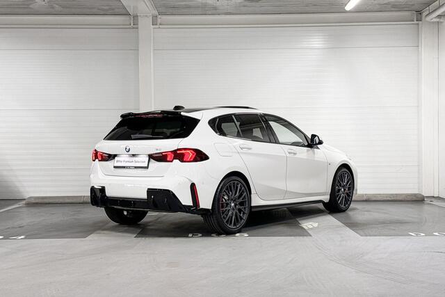 BMW 1-SERIE 120 | M-Sport Pro | Innovation Pack | Driving Assistant | Harman/Kardon | Panoramadak | Comfort Access | Selections