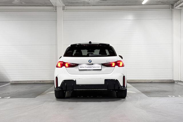 BMW 1-SERIE 120 | M-Sport Pro | Innovation Pack | Driving Assistant | Harman/Kardon | Panoramadak | Comfort Access | Selections