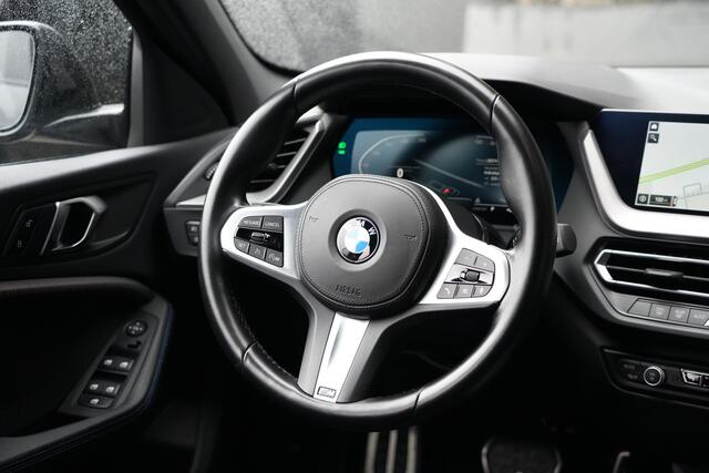 BMW 1-SERIE 118i M Sport Executive 136 pk Navigatie/Camera/Parkeersensoren