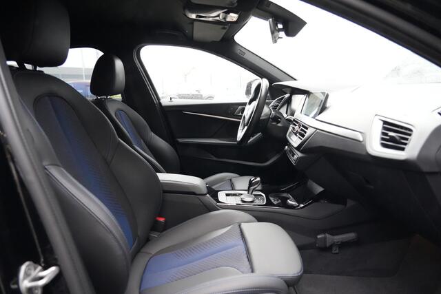 BMW 1-SERIE 118i M Sport Executive 136 pk Navigatie/Camera/Parkeersensoren