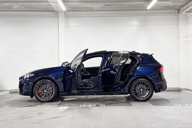 BMW 1-SERIE 120 | M-Sport Pro | Innovation Pack | Driving Assistant | Harman/Kardon | Panoramadak | Comfort Access