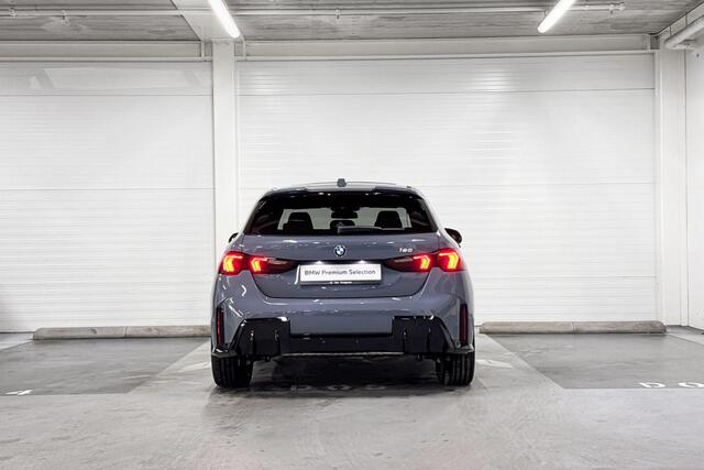 BMW 1-SERIE 120 | M-Sport Pro | Premium Pack | Driving Assistant | Panoramadak | Comfort Access
