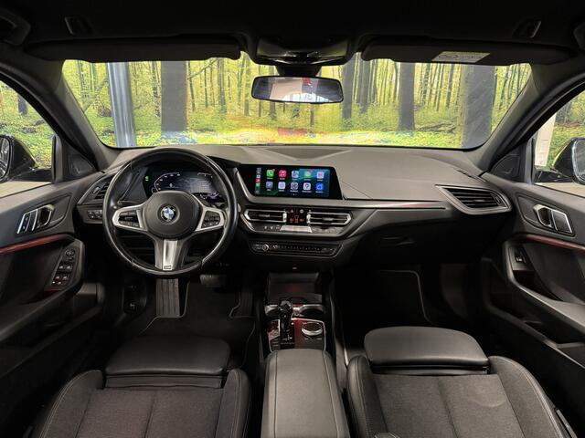 BMW 1-SERIE 118i Business Sport Line | Apple Carplay | Android Auto | Sfeerverlichting | Navigatie | DAB | Lane Assist | Cruise Control | Parkeersensoren | LED | Elektrische Spiegels