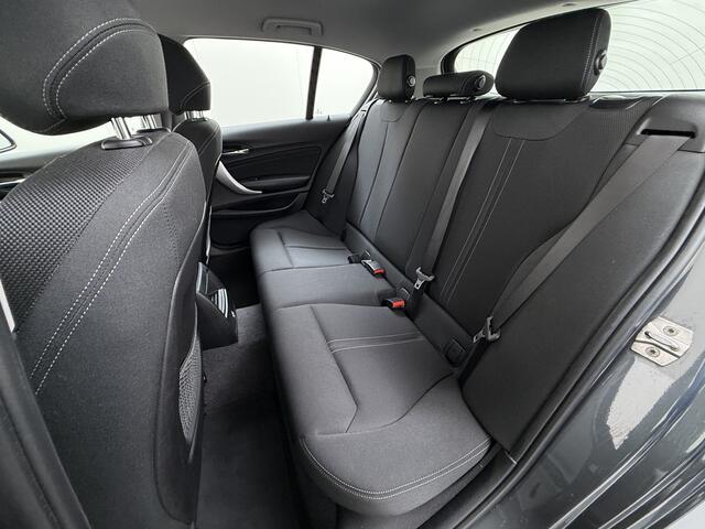 BMW 1-SERIE 118i AUT-8 Sport Navi Ecc Trekhaak Pdc Sportstoelen Corporate Edition Lmv 17" Regen-Lichtsensor Isofix Bluetooth Origineel Nederlandse Auto Zeer nette BMW 118I