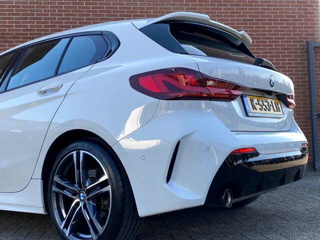 BMW 1-SERIE 118I EXECUTIVE EDITION M-SPORTPAKKET NAVI CRUISE CARPLAY CAMERA