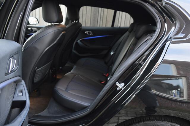 BMW 1-SERIE 118i M-Sport Aut. Led Leder Camera CarPlay Pdc