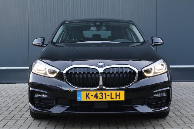 BMW 1-SERIE 118i Sportline Executive Edition | NL Auto | Live Cockpit Professional | Sportstoelen | DAB+ | LED